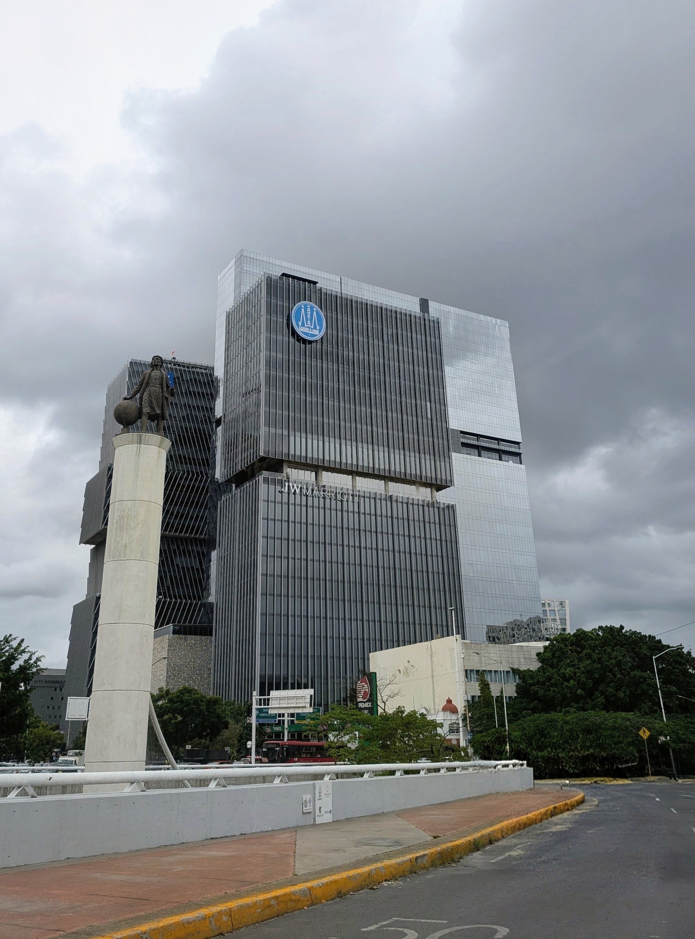 From "Impeccable Luxury" to Being Accused of Theft: My Real Experience at the JW Marriott Guadalajara (and Why I Won't Be Back) 🏨❌